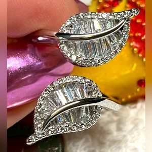 💍Adjustable one size fits most leaf pattern Ring -gorgeous!